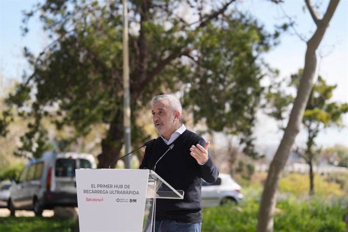 El alcalde de Barcelona, Jaume Colboni, en rueda de prensa este miércoles.