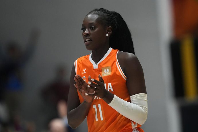 Archivo - January 17, 2026, Madrid, Spain: Valencia BC's Awa Fam Thiam during Liga Femenina Endesa - Women League round 17 match. January 17, 2026.