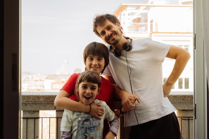 Imagen del rodatge de 'Catorce de marzo', con el director Alberto Gross junto a los actores Neuhén Araya y Naia Ortiz