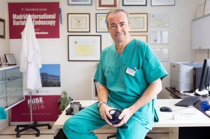 Foto do Dr. Gontrand López-Nava, diretor da Unidade de Endoscopia Bariátrica do Hospital Universitário HM Sanchinarro.