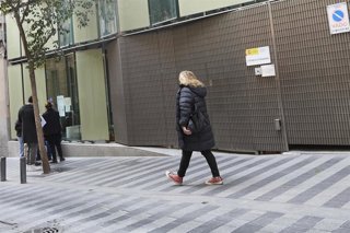 Archivo - Fachada de la Oficina de Extranjería de la calle de Silva, en Madrid (España).