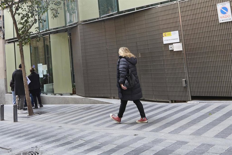 Archivo - Fachada de la Oficina de Extranjería de la calle de Silva, en Madrid (España).