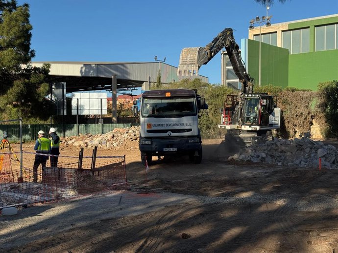 Obres de les noves piscines municipals a Sant Vicent del Raspeig