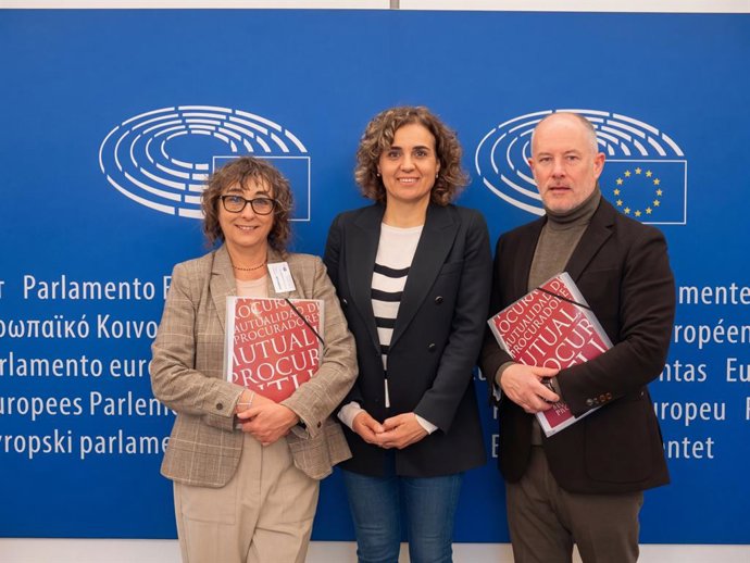 La Mutualidad de Procuradores traslada a Dolors Montserrat la urgencia de aprobar la pasarela al RETA.