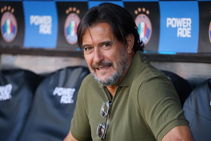 Futbol, Audax Italiano vs Universidad de Chile Fase de grupos, Copa de la Liga 2026. El entrenador de Audax Italiano Gustavo Lema es fotografiado durante el partido de copa de la liga por el grupo D contra Universidad de Chile disputado en el estadio