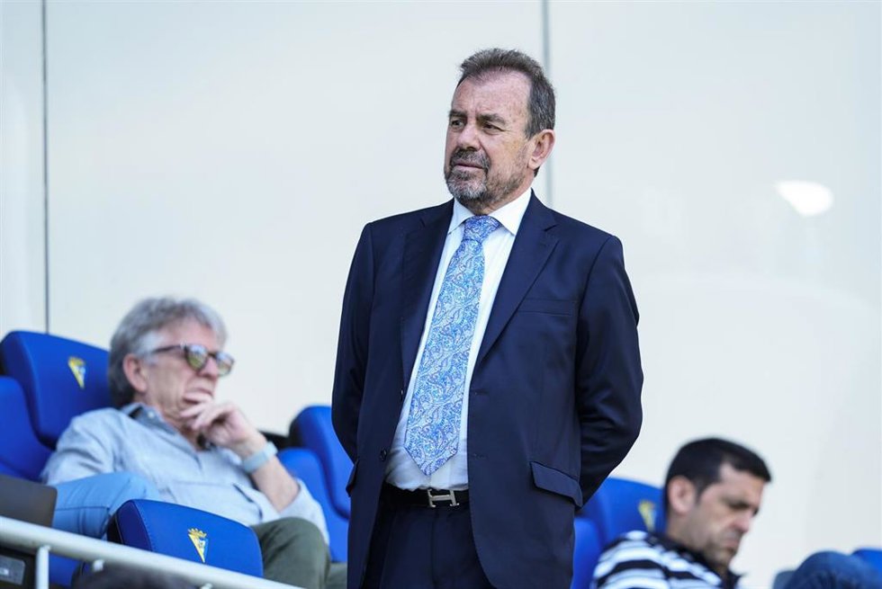 Archivo - El presidente del Getafe CF, Ángel Torres, ante el Cádiz CF. 
