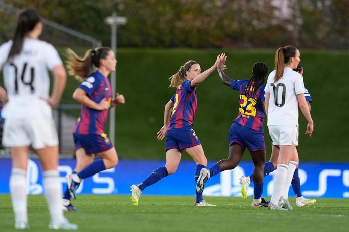 Irene Paredes of FC Barcelona celebrates a goal with teammates during the UEFA Women’s Champions League 2025/26, Quarter-finals first leg football match played between Real Madrid CF and FC Barcelona at Alfredo Di Stefano stadium on March 25, 2026, in Val