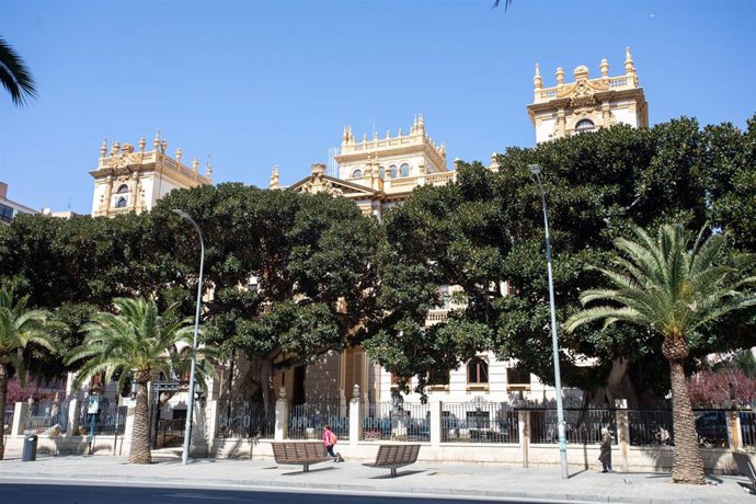 Fachada de la Diputación de Alicante