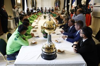 Futbol, campeon copa libertadores sub 20, Santiago Wanderers El equipo campeon de copa libertadores sub 20, Santiago Wanderers, se reune con el Presidente de Chile en el Palacio de La Moneda, Santiago, Chile. 01/03/2026 Dragomir