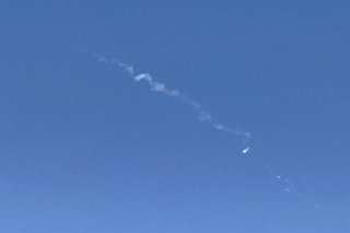 Archivo - 28 February 2026, Israel, ---: A trail of smoke is seen in the sky over Israel following the interception of an Iranian missile. Photo: Ivan Batyrev/TASS via ZUMA Press/dpa