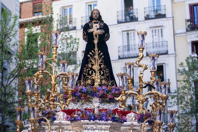 Archivo - Archivo.- Talla de Jesús el Pobre en la procesión de Jueves Santo