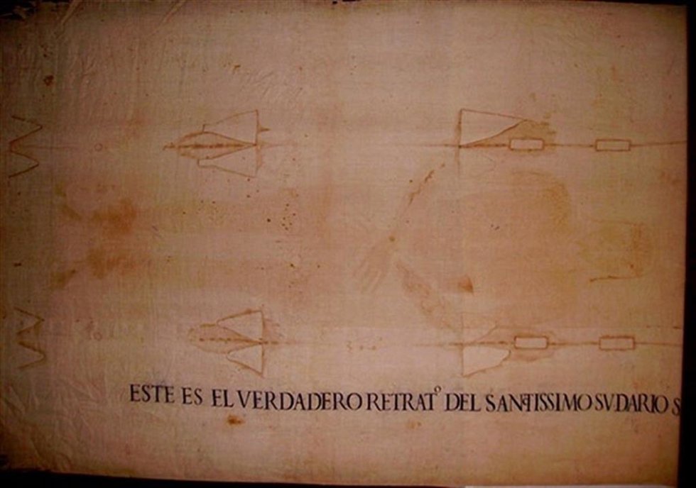 Archivo - Torres de la Alameda expone estos días una de las copias mejor conservadas de la Sábana Santa de Turín