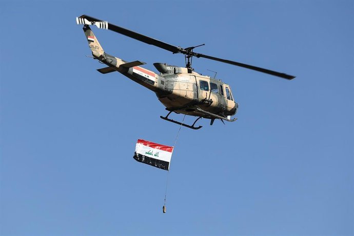 Archivo - Imagen de archivo de un helicóptero militar en la capital de Irak, Bagdad