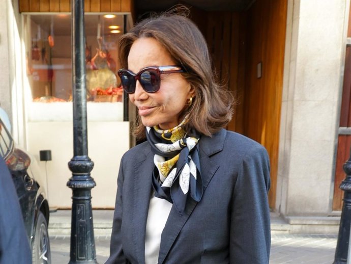 Isabel Preysler, de plan con Marisa de Borbón, desvela el gran dilema de Ana Boyer en la recta final de su embarazo