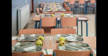 Casi un millón de menores vulnerables se quedan sin beca comedor durante la Semana Santa, según Educo