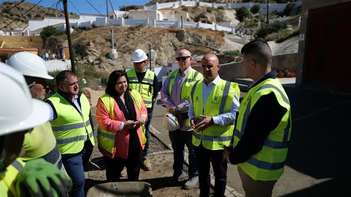 Visita del presidente de la Diputación de Almería, José Antonio García Alcaina, al municipio de Alhabia.