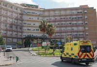 Trasladan a Sevilla al herido por quemaduras tras registrarse dos explosiones en un bar de Almería capital