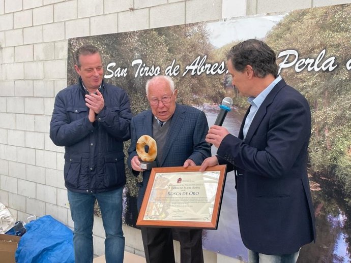 Marcelino Marcos inaugura la XXVII Feria de la Rosca y resalta la promoción del occidente asturiano