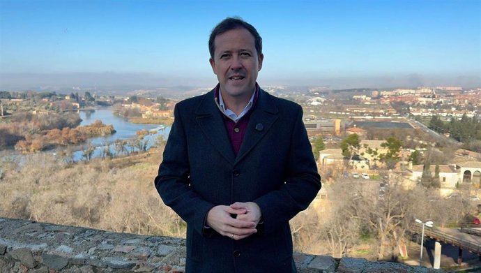 Archivo - El alcalde, Carlos Velázquez.