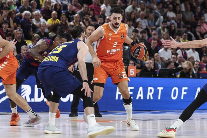 Archivo - Josep Puerto, del Valencia Basket, durante el partido de la Euroliga 2025/26 entre el FC Barcelona y el Valencia Basket, disputado en el Palau Blaugrana el 10 de octubre de 2025 en Barcelona
