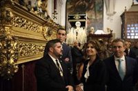 Montero visita la Semana Santa de Jaén y realiza una ofrenda floral al Nazareno de 'El Abuelo'