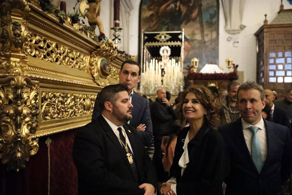 La secretaria general del PSOE-A, María Jesús Montero, visita Jaén durante el Jueves Santo.