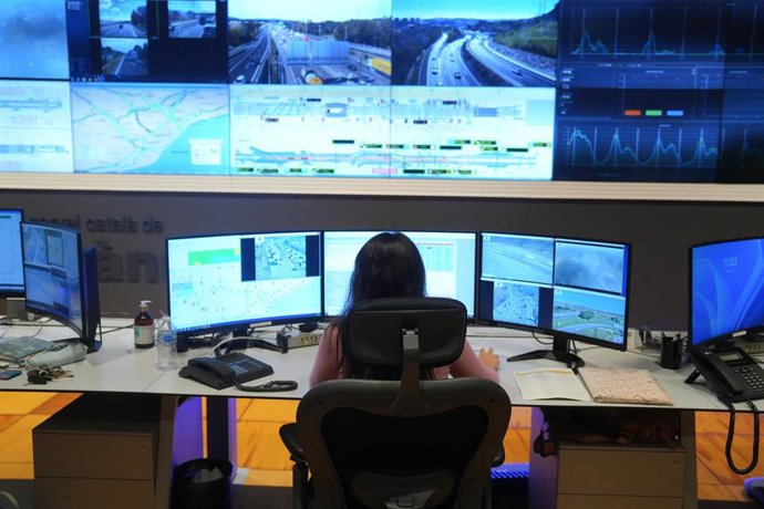 Pantallas de información del Servei Català de Trànsit durante las medidas especiales para la segunda fase del dispositivo especial de tráfico de Semana Santa, a 2 de abril de 2026, en Barcelona, Catalunya (España). La Dirección General de Tráfico ha puest