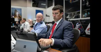 La tripulación del Artemis II se prepara para el encendido de los motores que los llevará fuera de órbita terrestre