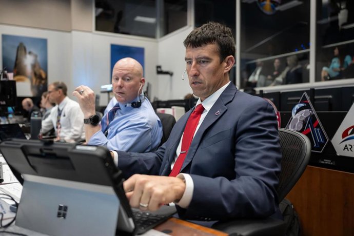 Segundo día de vuelo de Artemis II: La tripulación y Houston votan a favor de la inyección translunar.