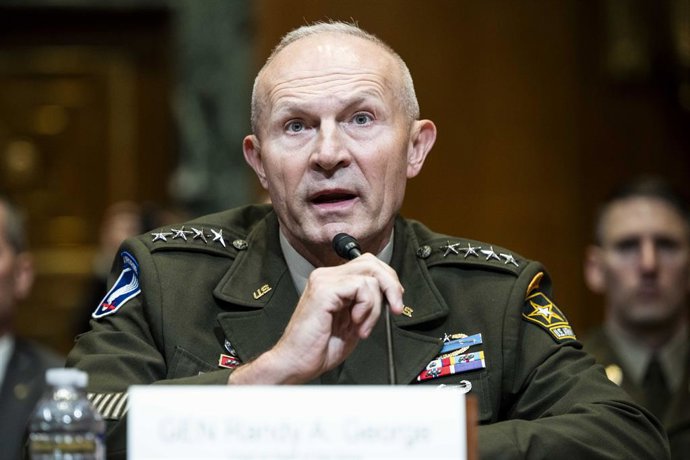 Archivo - Arquivo - 18 de junho de 2025, Washington, Distrito de Columbia, EUA: O general RANDY GEORGE, Chefe do Estado-Maior do Exército dos EUA, discursando em uma audiência da Subcomissão de Apropriações do Senado para o Departamento de Defesa no Capit