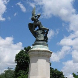Estatua del Ángel Caído, en el Retiro