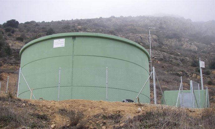 Exterior d'un dipòsit d'aigua municipal