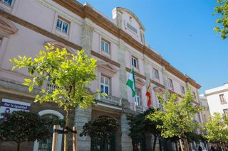 Archivo - Fachada de la Diputación de Cádiz.