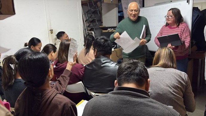 Govern i Òmnium impulsen espais de conversa en català en comunitats religioses