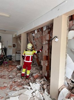 Desalojan a 18 personas de un edificio.