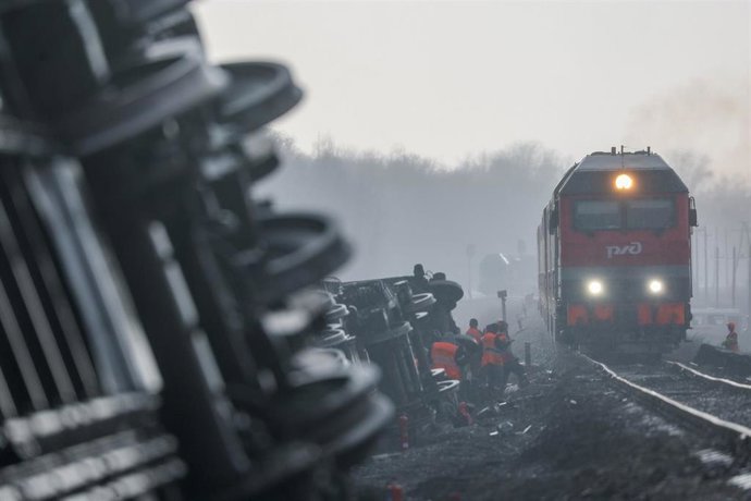 Vista del tren descarrilado cerca de la estación de Bryandino, en Rusia