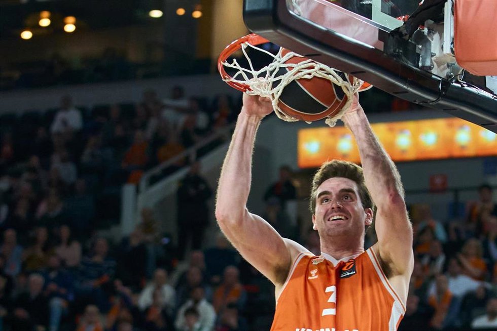 Archivo - Nathan Reuvers, Valencia basket
