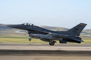 March 27, 2026, Undisclosed Location, United States: A U.S. Air Force F-16C Fighting Falcon aircraft, assigned to the Shooters of the 55th Expeditionary Fighter Squadron, lands after returning from a mission in support of Operation Epic Fury, March 23, 20
