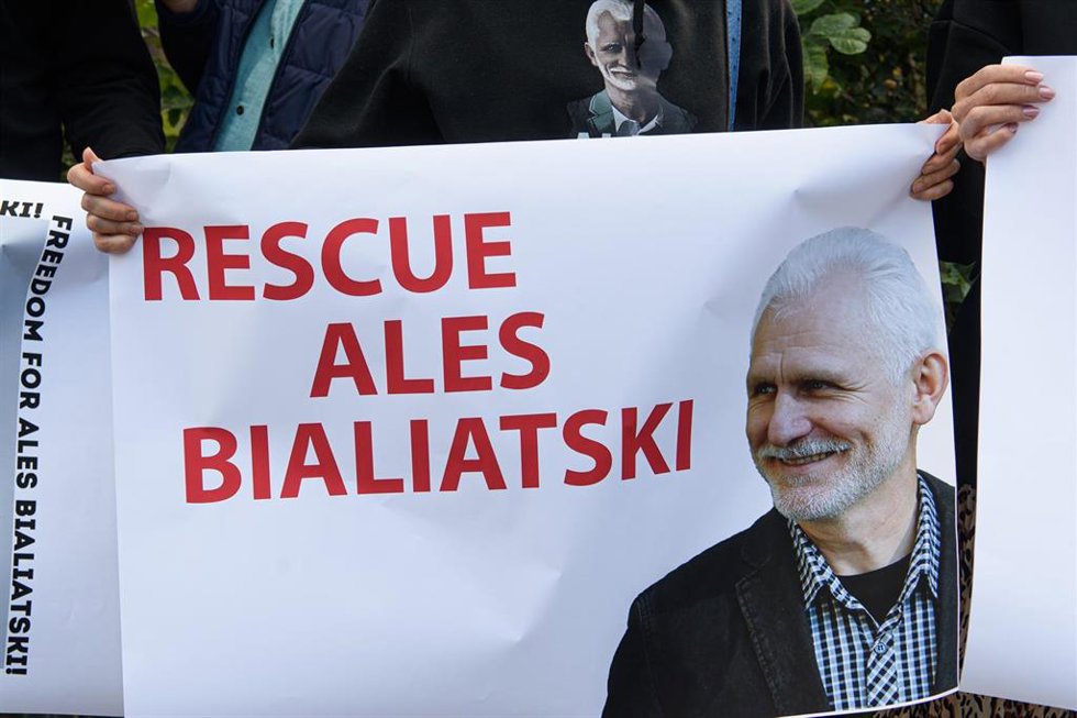 Archivo - Imagen de una protesta en solidaridad con el disidente bielorruso Ales Bialiatski