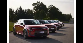 Lancia refuerza su perfil elegante y audaz con el Ypsilon HF, su nuevo híbrido 'made in Spain'