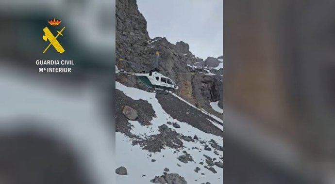 Rescatados dos montañeros en una zona de difícil acceso en un paraje de Picos de Europa en León