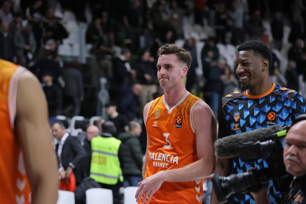 Nate Reuvers en el Virtus Bolonia-Valencia Basket