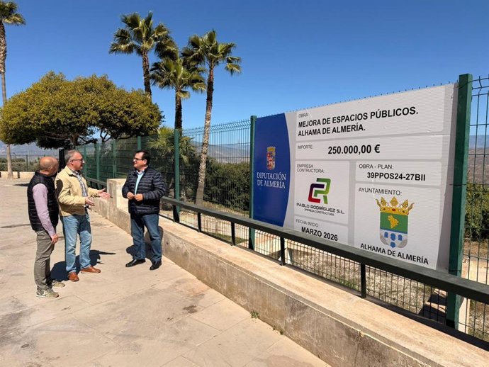 El diputado de Fomento, Infraestructuras, Vertebración del Territorio y Agua, Antonio J. Rodríguez, y el alcalde de Alhama de Almería, Cristóbal Rodríguez.