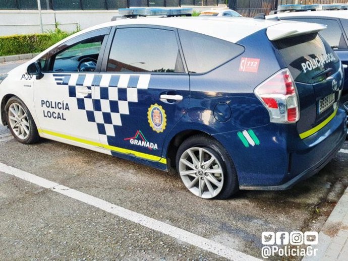Archivo - Vehículo de la Policía Local de Granada