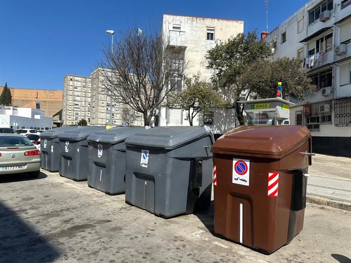 Cádiz.-JerezAlDía.- El Ayuntamiento está implantando en el casco urbano el quinto contenedor para residuos orgánicos