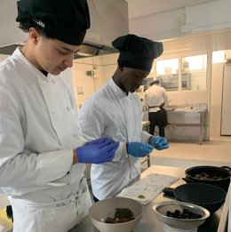 Estudiantes de cocina del IES Alcúdia.