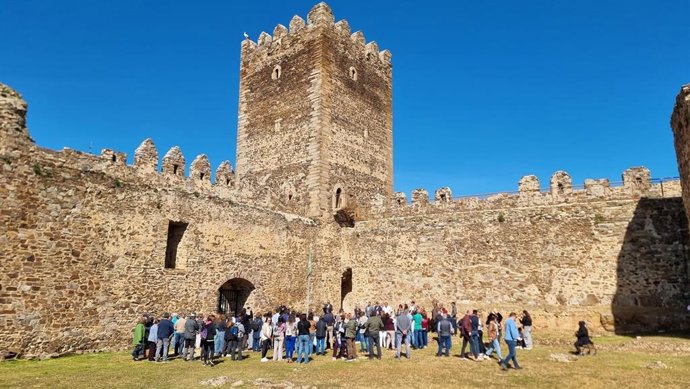 Laguna de Negrillos (León) abre el Museo de la Historia y la Cultura en la torre de su castillo