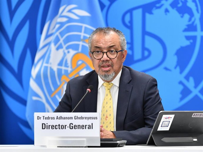 Archivo - Arquivo - GENEBRA, 12 de dezembro de 2025  -- O diretor-geral da Organização Mundial da Saúde (OMS), Tedros Adhanom Ghebreyesus, discursa durante uma coletiva de imprensa em Genebra, na Suíça, em 11 de dezembro de 2025. O ano de 2025 trouxe tant