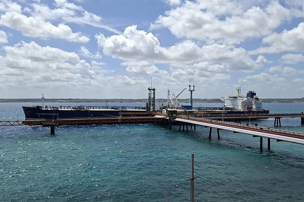 El petrolero ruso 'Anatoli Kolodkin' en el puerto de Matanzas