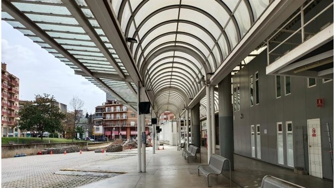 Fotografía de una estación de autobuses